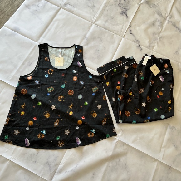 FABLETICS ecosatin crop pants and tank pijama set ✨ - Picture 2 of 12